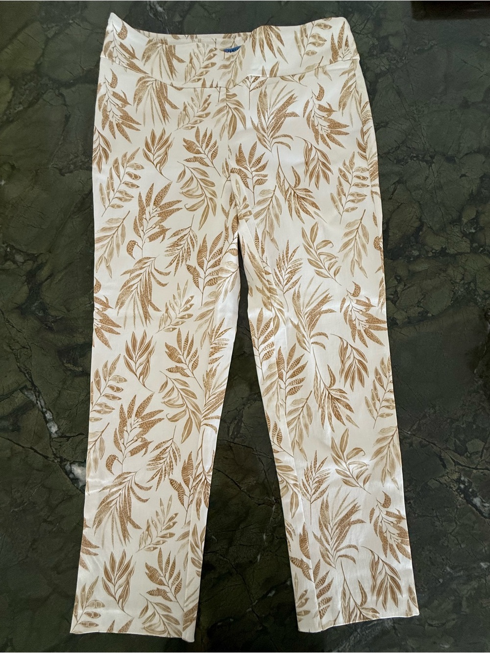 J McLaughlin White Pants with Tan Leaf Print size 6 NWOT